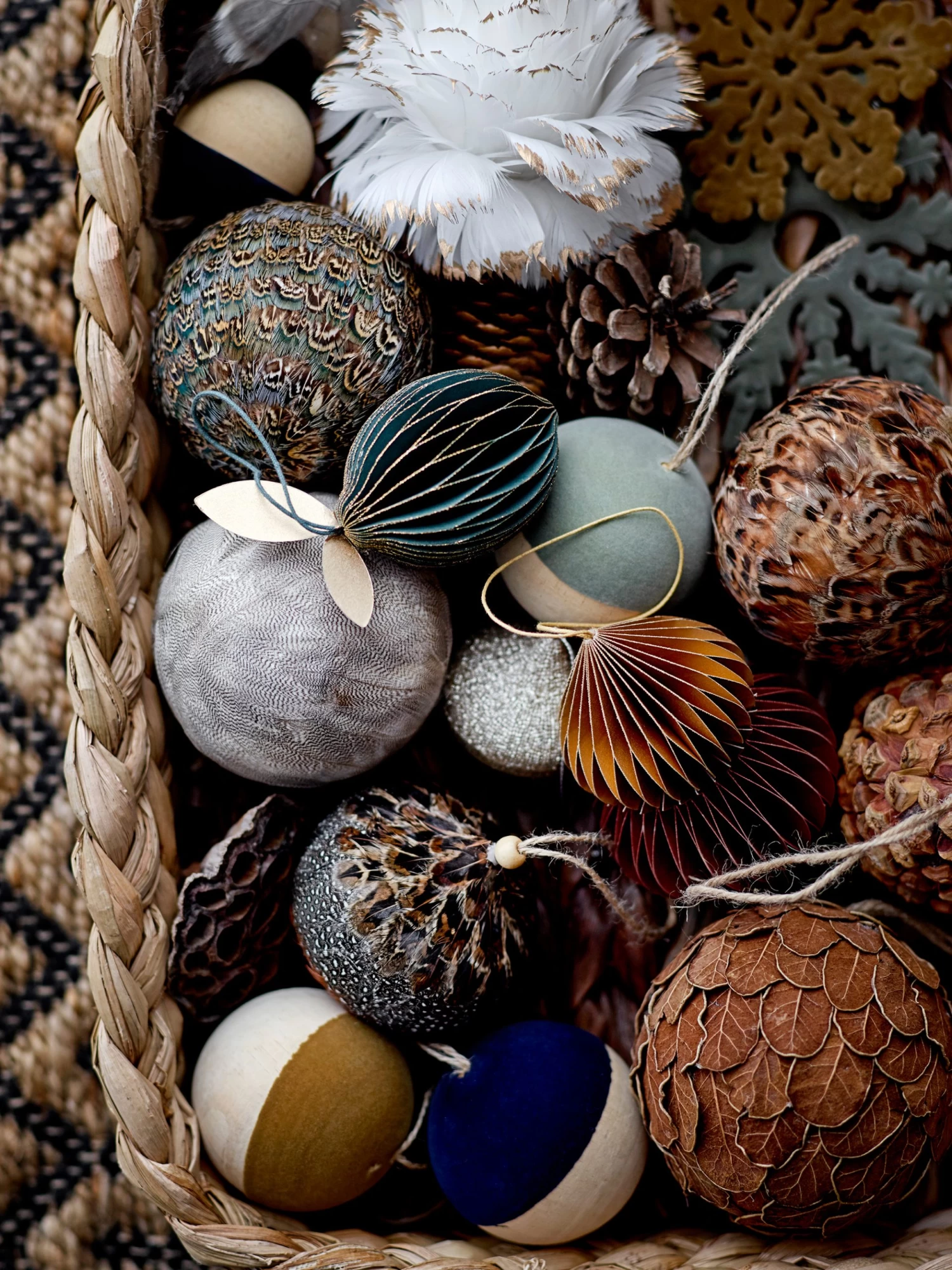 Bloomingville Misba Weihnachtskugel Ø9cm 4 Teile – Bild 8